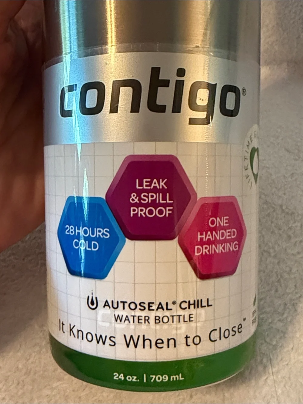 NWOT Contigo 24 oz. Water Bottle